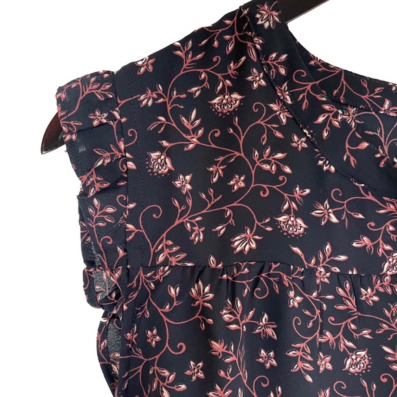 NWT 🦋 Ruffle Split Neck Blouse | Small - Picture 10 of 14